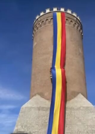 Târgoviște: Marșul Tricolorului aduce comunitatea împreună de Ziua Națională a României