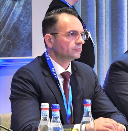 Tensiuni la Adunarea Generală a Asociației Municipiilor din România, primarul Târgoviștei, Daniel Cristian Stan: Deciziile fiscale apasă pe umerii cetățenilor și blochează investițiile