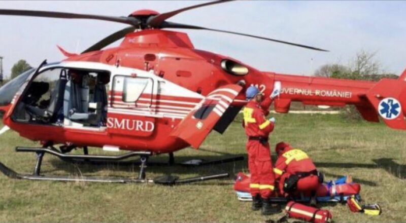 Tragedie pe DN 71 Târgoviște-Sinaia, a intervenit și elicopterul SMURD Tragedie pe DN 71 Târgoviște-Sinaia, a intervenit și elicopterul SMURD