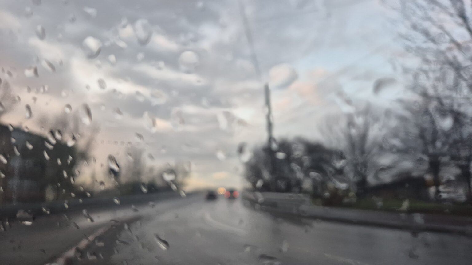 Vremea se răcește accentuat în județul Dâmbovița: Burniță, polei, ninsori și lapoviță posibile spre finalul săptămânii