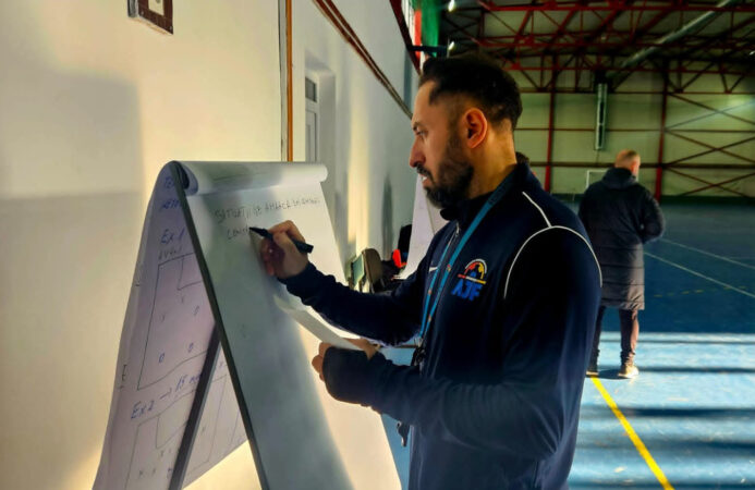 25 de cursanți au obținut Licența UEFA C în arbitrajul dâmbovițean 