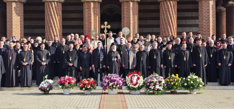 26 de ani de slujire arhierească: Autoritățile dâmbovițene, alături de Mitropolitul Nifon, la Catedrala din Târgoviște 26 de ani de slujire arhierească: Autoritățile dâmbovițene, alături de Mitropolitul Nifon, la Catedrala din Târgoviște
