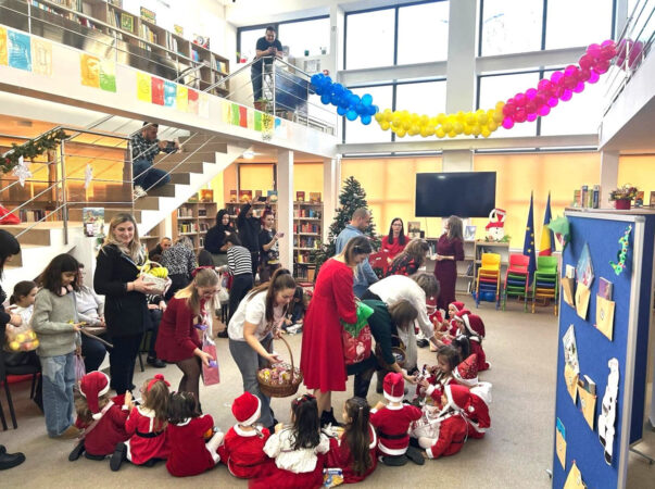 Atelierul lui Moș Crăciun la Biblioteca Județeană Dâmbovița
