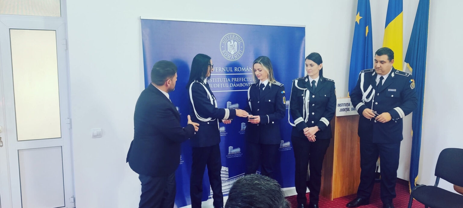 Avansări în grad profesional la Colegiul Prefectural Dâmbovița: Recunoașterea meritelor polițiștilor din Serviciile Permise și Pașapoarte