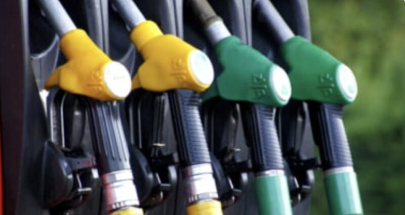 Carburanții se vor scumpi,  România resimte efectele sancțiunilor petroliere globale