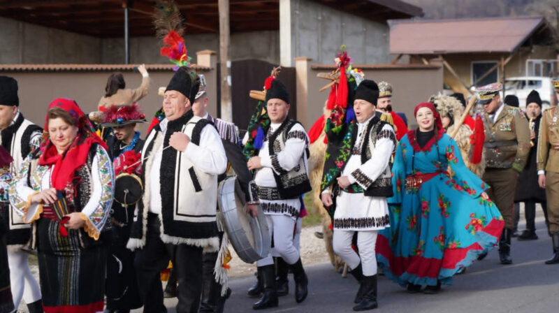 Festivalul Colindelor la Moroeni: O sărbătoare de neuitat a tradițiilor românești