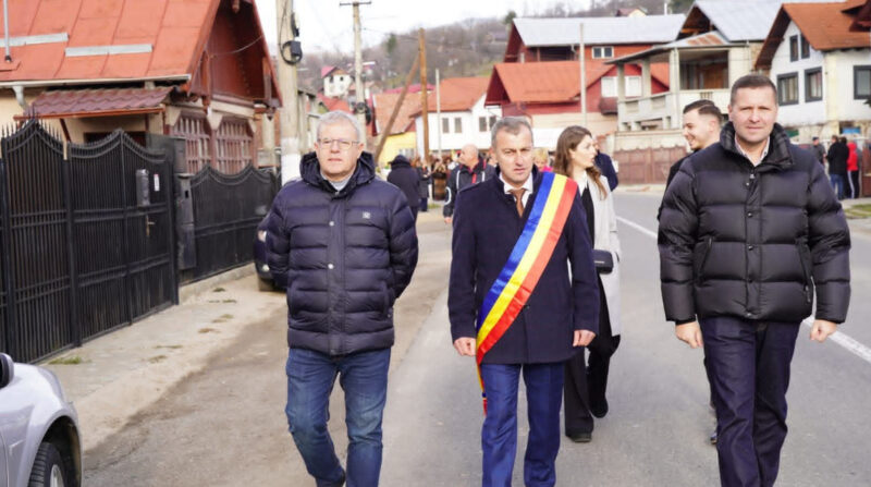 Festivalul Colindelor la Moroeni: O sărbătoare de neuitat a tradițiilor românești