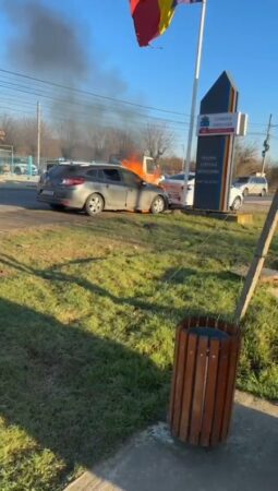 Intervenție rapidă a jandarmilor la Aninoasa: Accident rutier cu incendiu auto 