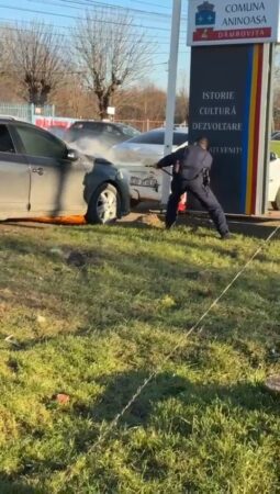 Intervenție rapidă a jandarmilor la Aninoasa: Accident rutier cu incendiu auto 