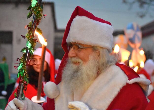 Parada lui Moș Crăciun aduce magia sărbătorilor în Târgoviște pe 13 decembrie Parada lui Moș Crăciun aduce magia sărbătorilor în Târgoviște pe 13 decembrie