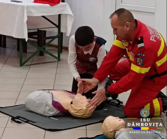 Peste 200 de elevi s-au instruit în acordarea primului ajutor la ISU Dâmbovița
