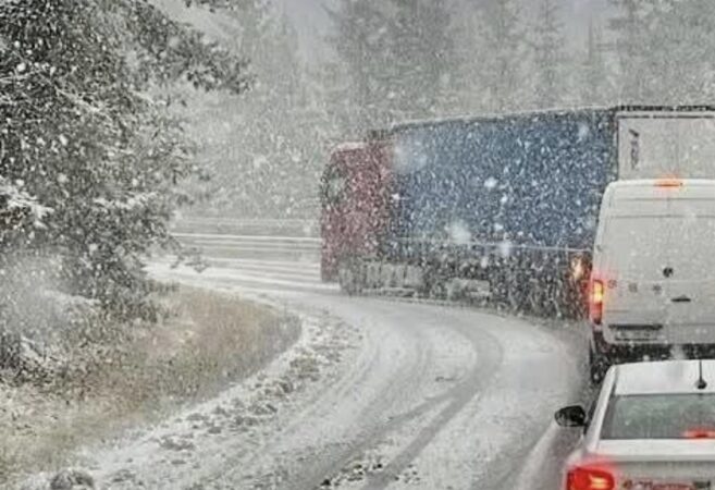 Vreme de iarnă autentică  chiar din Ajunul Crăciunului: ANM anunță ninsori, lapoviță și vânt