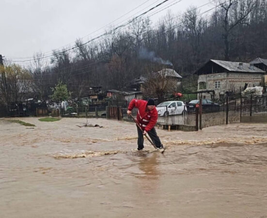 Autoritățile din Dâmbovița, în alertă  AVERTIZARE HIDROLOGICĂ – COD PORTOCALIU de INUNDAȚII 