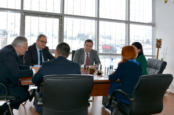 Autoritățile județene din Dâmbovița și Prahova, în consultări cu ADR Sud-Muntenia pentru accelerarea proiectelor europene