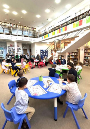  Micuții de la Grădinița „Prichindel” au  sărbătorit  Ziua Culturii Naționale la Biblioteca Județeană