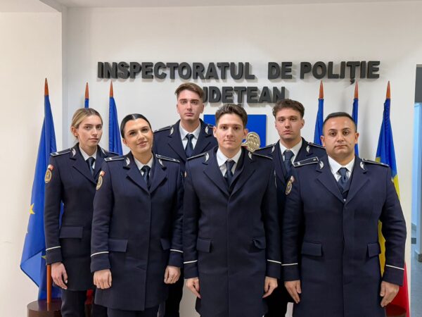 Șase absolvenți ai școlilor de agenți de poliție s-au alăturat Inspectoratului de Poliție Județean Dâmbovița