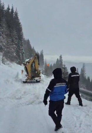 Avalanșă în Munții Bucegi: Jandarmii montani dâmbovițeni au intervenit 