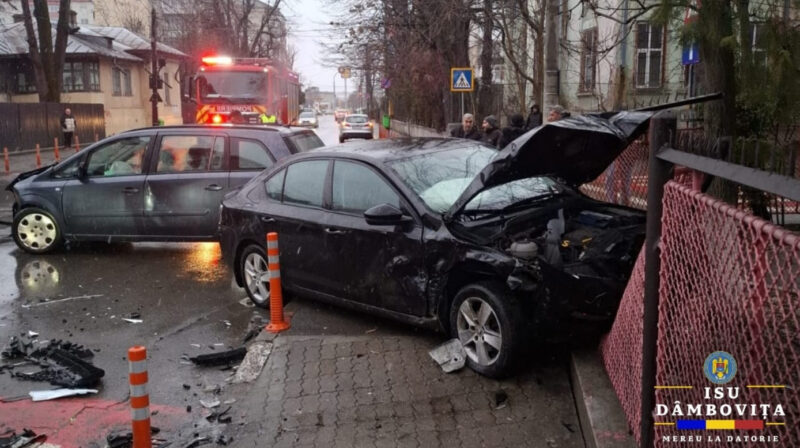 Clipe de groază: Coliziune cu impact violent, o victimă transportată la spital