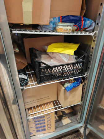  DSVSA Dâmbovița a luat la verificat  marile magazine: Amenzi de 190.000 lei și produse alimentare retrase de la vânzare