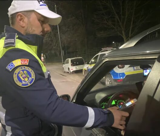 Drogat la volan, polițiștii l-au oprit la timp