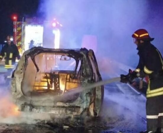  Incendiu la un autoturism în comuna Nucet