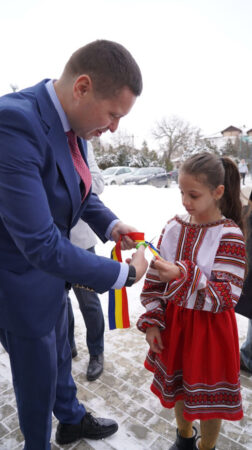 Investiții în educație și sănătate în județul Dâmbovița: Școală,  grădiniță și dispensar inaugurate 