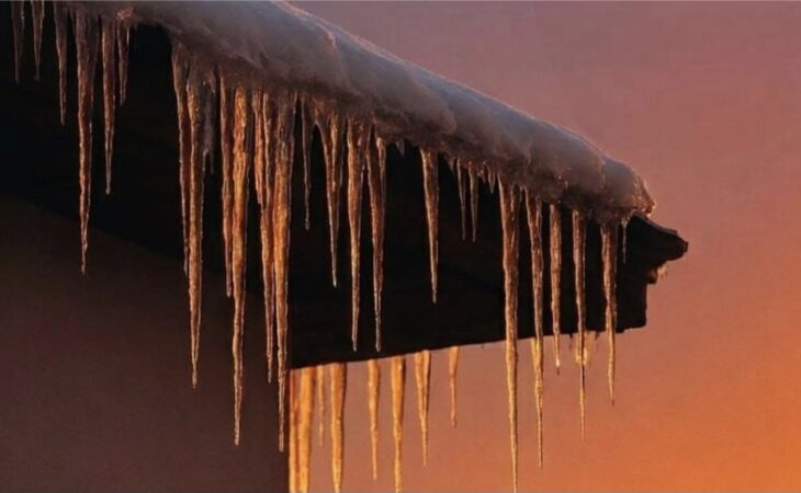 Județul Dâmbovița, sub informare meteorologică: Urmează zile cu ger, vânt puternic, risc de polei și precipitații 