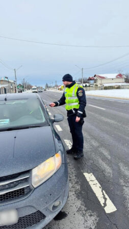  Polițiștii dâmbovițeni au depistat două autoturisme neînmatriculate în trafic