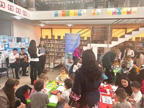 „Sanie cu zurgălăi” – Ediția a VIII-a, o zi plină de zâmbete și emoție la Biblioteca Dâmbovița „Sanie cu zurgălăi” – Ediția a VIII-a, o zi plină de zâmbete și emoție la Biblioteca Dâmbovița