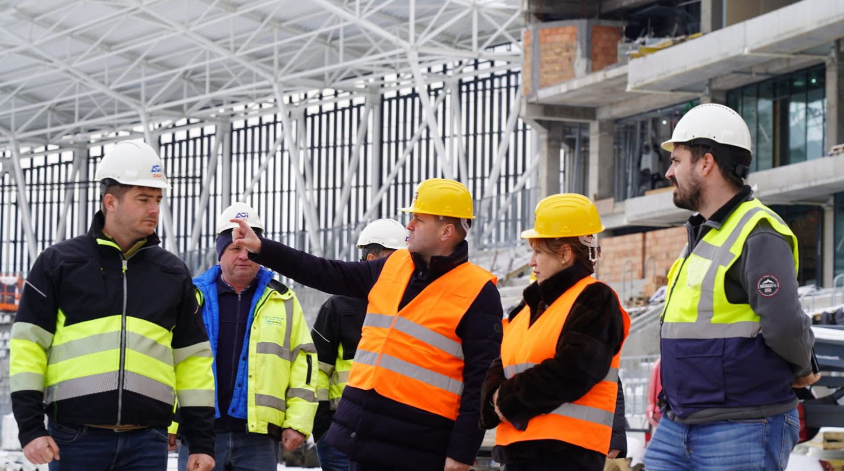 Stadiul lucrărilor la Dâmbovița Arena: Vizită pe șantier a directorului CNI și a președintelui CJ Dâmbovița