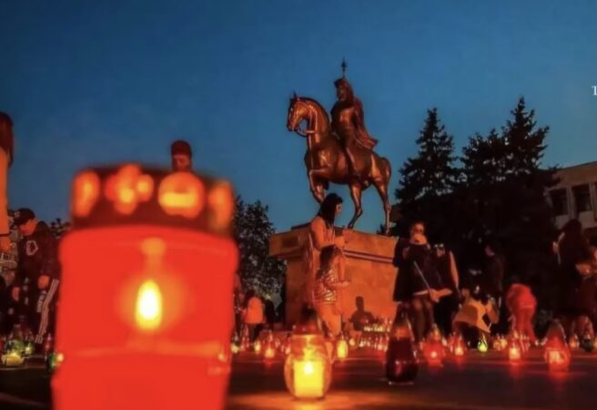 2027 de candele vor lumina Târgoviște în Joia Mare, la „Calea Luminii”