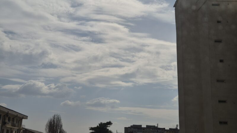 ALERTĂ METEO: Ploi în extindere, răcire accentuată și ninsori la munte în perioada 27–31 martie ALERTĂ METEO: Ploi în extindere, răcire accentuată și ninsori la munte în perioada 27–31 martie