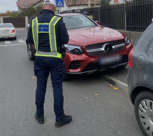 AVERTIZARE ! Autovehiculele oprite neregulamentar, în vizorul polițiștilor rutieri din Târgoviște