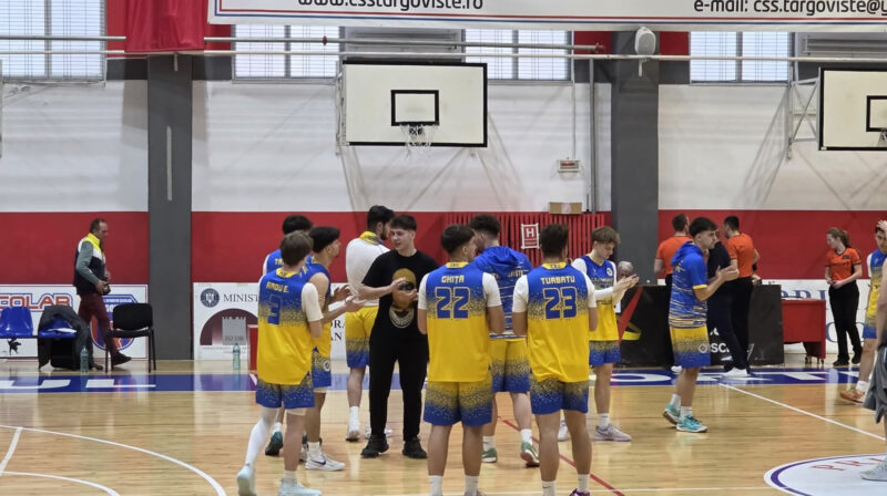 CSU Târgoviște câștigă pe teren propriu și își consolidează poziția în Play-off-ul Ligii 1 de baschet masculin CSU Târgoviște câștigă pe teren propriu și își consolidează poziția în Play-off-ul Ligii 1 de baschet masculin