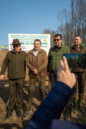 Start pentru Luna Plantării Arborilor: Peste 10.000 de puieți plantați la Bucșani
