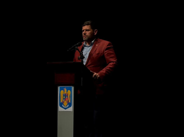 Prefectura Dâmbovița susține inițiativele educative și artistice ale tinerilor Prefectura Dâmbovița susține inițiativele educative și artistice ale tinerilor