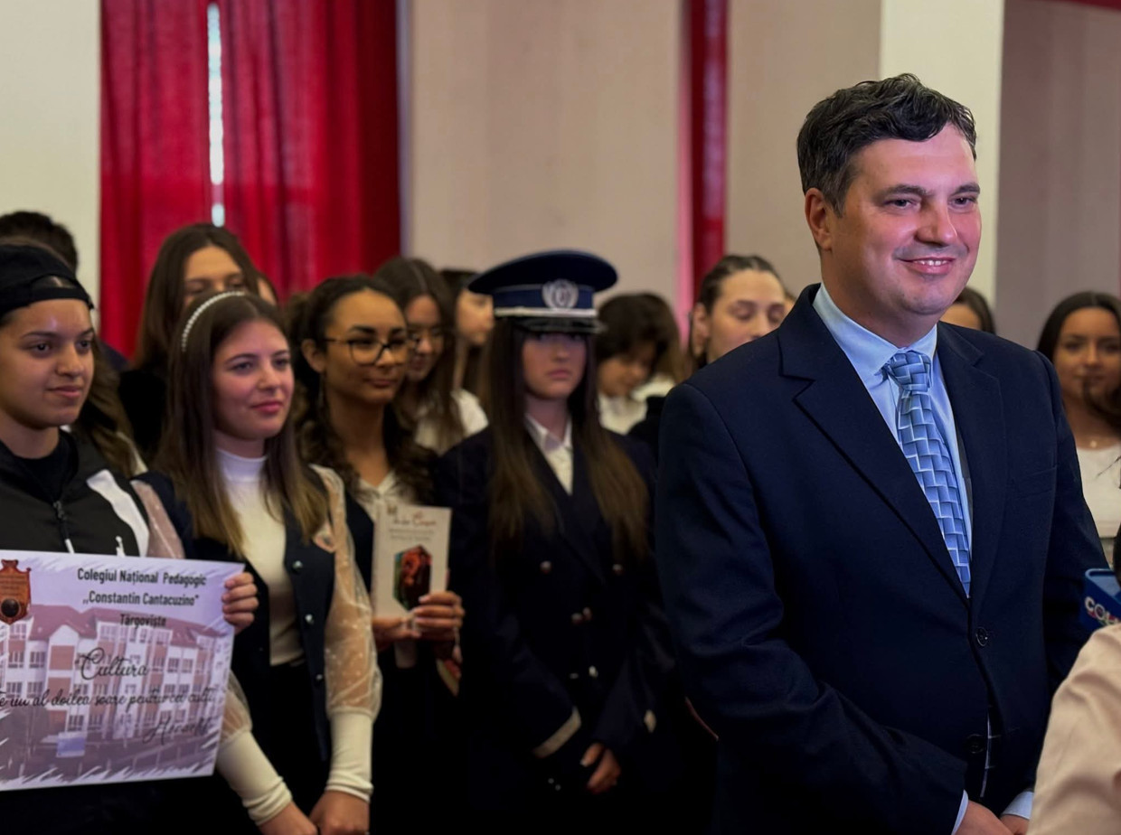 Prefectura Dâmbovița susține inițiativele educative și artistice ale tinerilor