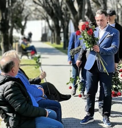 Primarul Daniel Cristian Stan a sărbătorit 8 Martie în Târgoviște: Flori și zâmbete pentru doamne și domnișoare