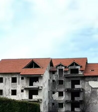 Primarul Daniel Cristian Stan acuză ANL de incompetență și nepăsare după 25 de ani de  blocuri neterminate