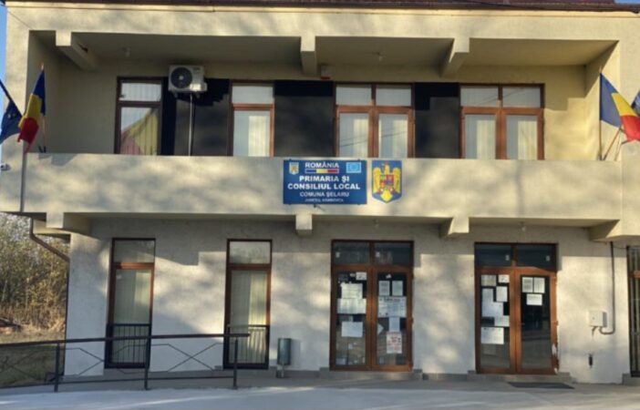 Primarul comunei Șelaru, condamnat la închisoare în primă instanță pentru angajări ilegale