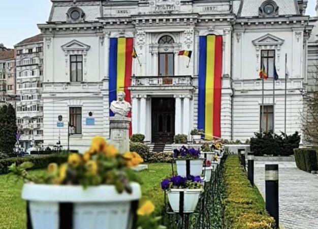 Primăvara își pune amprenta în Târgoviștea: orașul se umple de culoare și viață