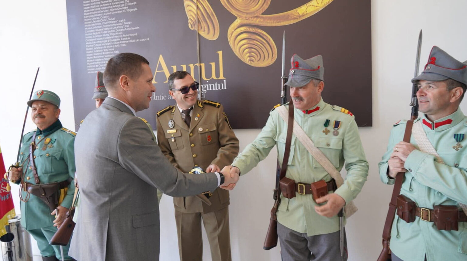 Respect și recunoștință pentru eroi: CJ Dâmbovița, alături de Asociația „Regina Maria” Respect și recunoștință pentru eroi: CJ Dâmbovița, alături de Asociația „Regina Maria”