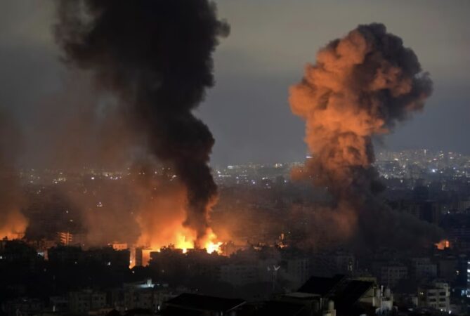 Românii blocați în zone de conflict sunt abandonați