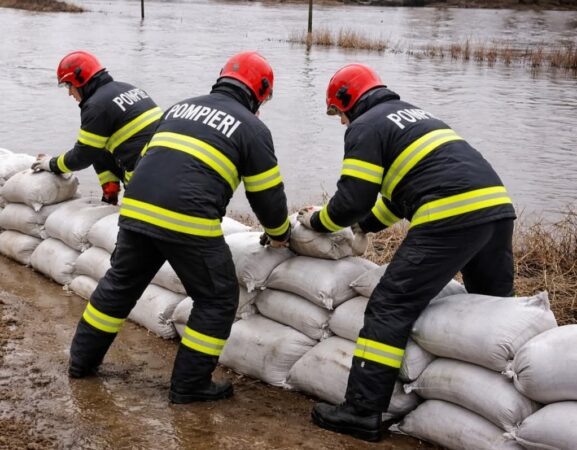 Autoritățile, în alertă din cauza vremii severe. Recomandări pentru populație 