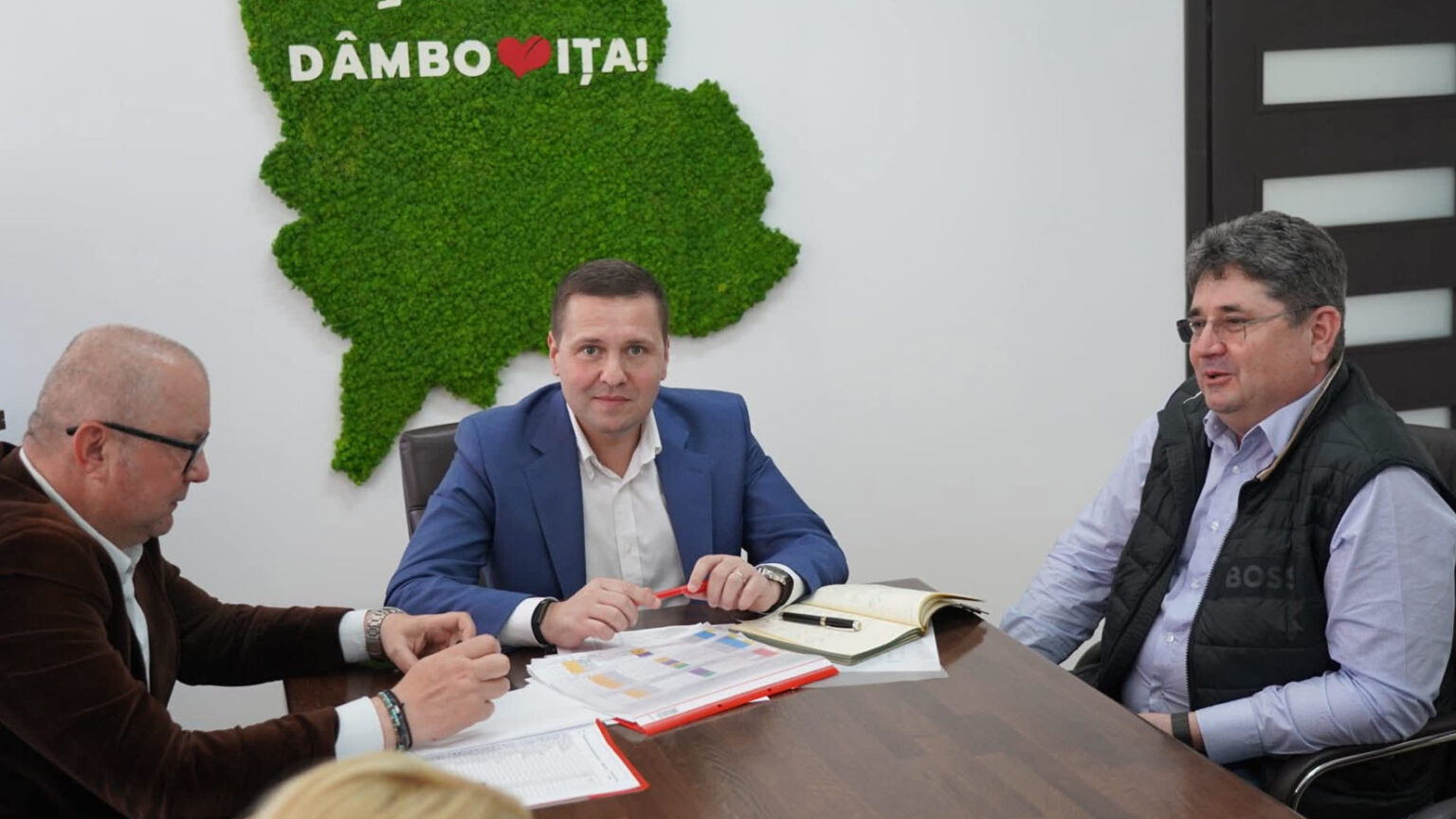 Consultări pentru bugetul județului și al comunelor:  Președintele CJ Dâmbovița, Corneliu Ștefan, discuții cu toți primarii din județ