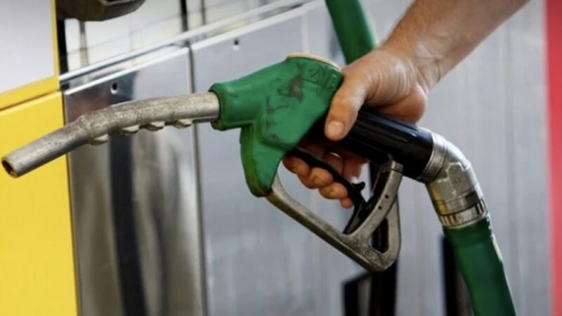 Criza carburanților în România: Motorina devine mai ieftină cu 36 de bani pe litru de astăzi, benzina rămâne la preț ridicat