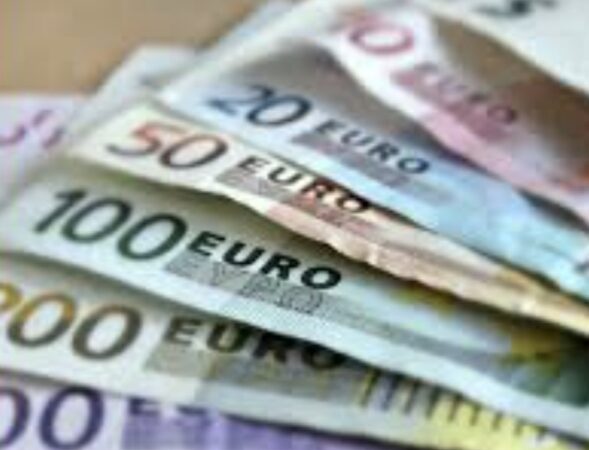 Euro atinge un nou record istoric: 5,14 lei. Impact direct asupra ratelor, prețurilor și economiei