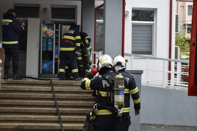 Exercițiu de intervenție la Spitalul Județean Târgoviște: scenariu de incendiu și evacuarea a circa 120 de persoane