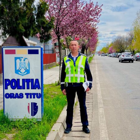 Gest de curaj al unui polițist din Titu: A salvat o femeie dintr-un incendiu, chiar în timpul liber Gest de curaj al unui polițist din Titu: A salvat o femeie dintr-un incendiu, chiar în timpul liber