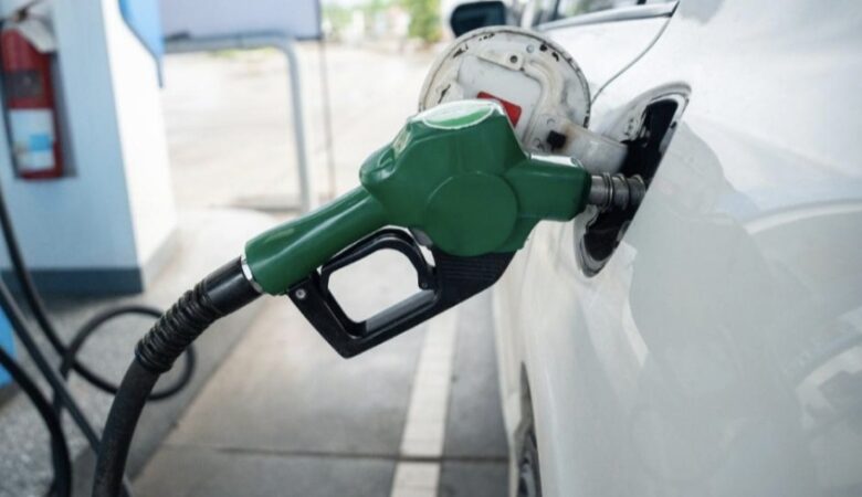 Guvernul României joacă de-a reducerile la carburanți